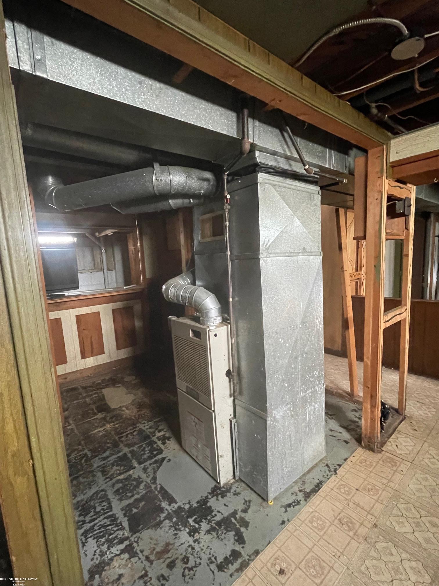 Detroit, Michigan 48224, United States, 3 Bedrooms Bedrooms, ,1 BathroomBathrooms,Residential,Active,210112