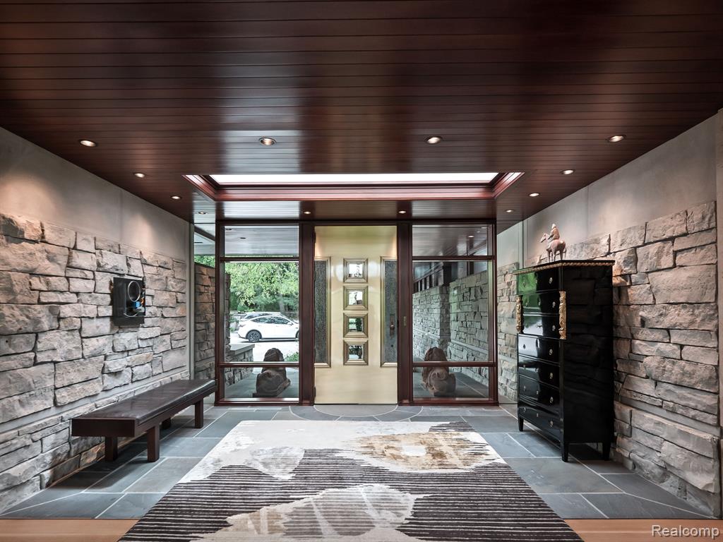 834 SOUTHFIELD Road