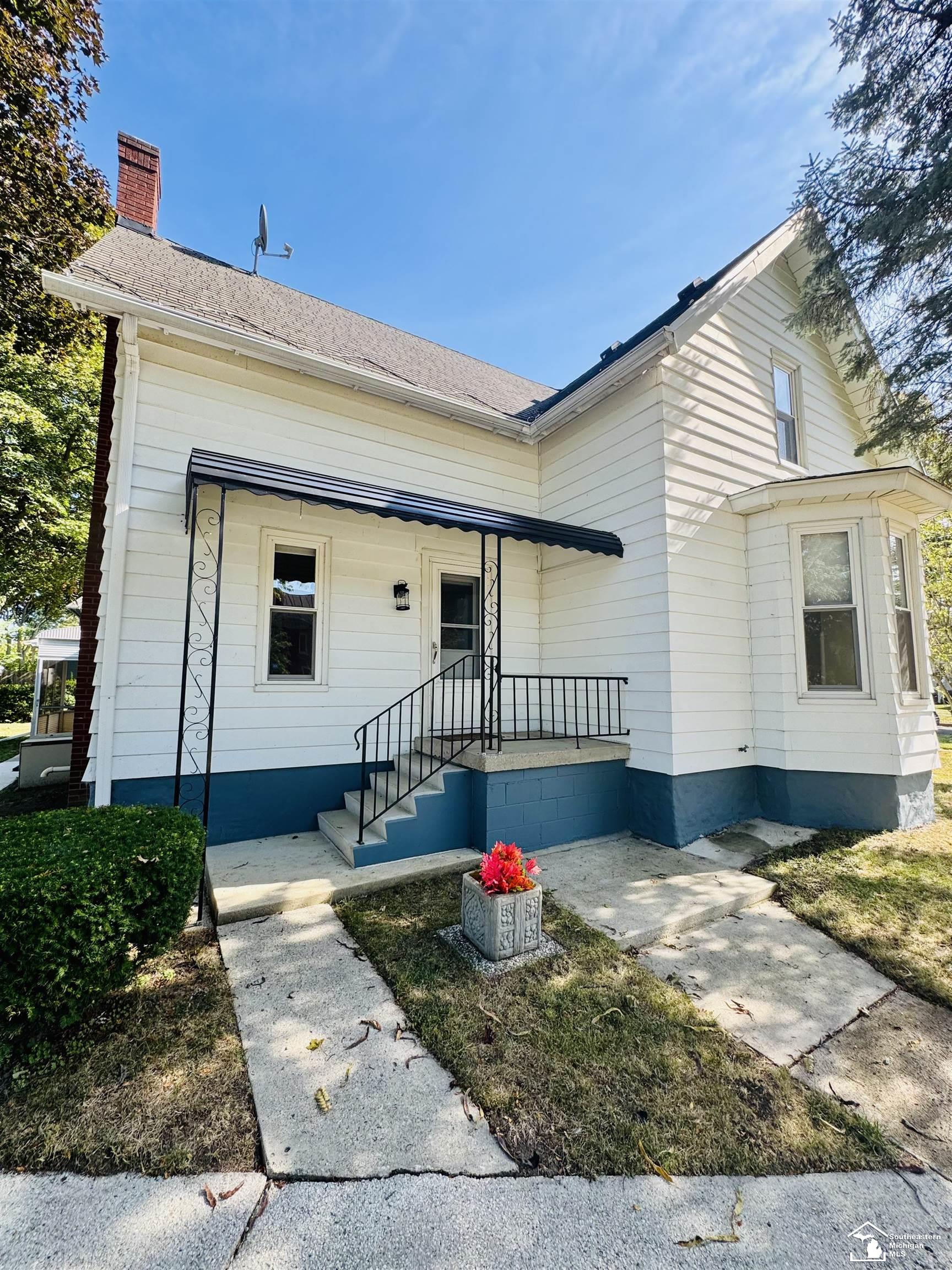 403 E 2nd Street