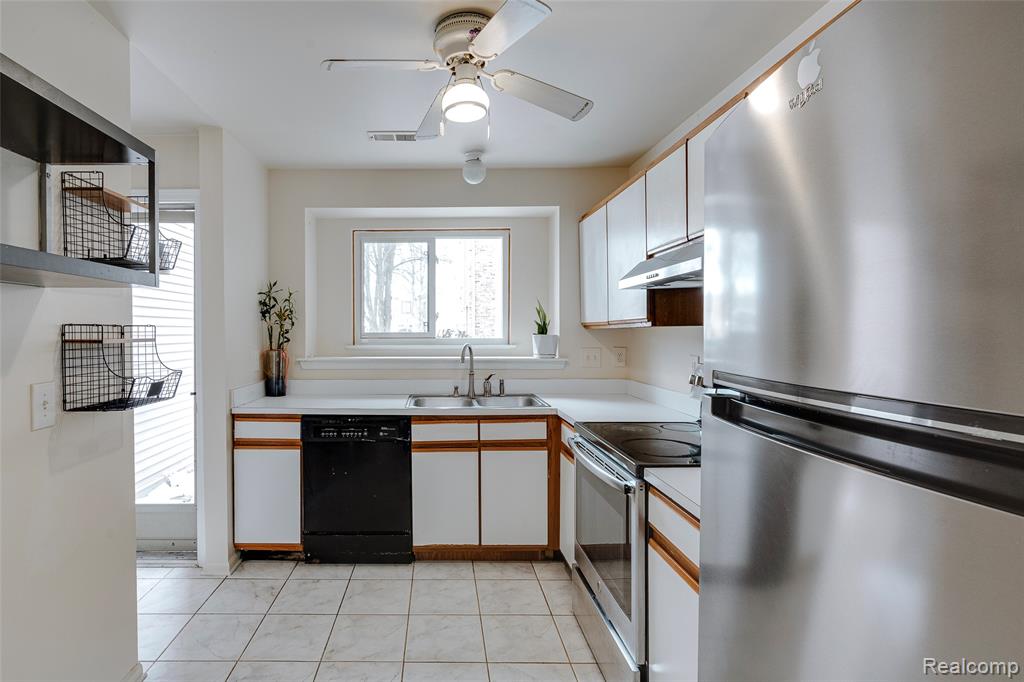 42739 Lilley Pointe Drive