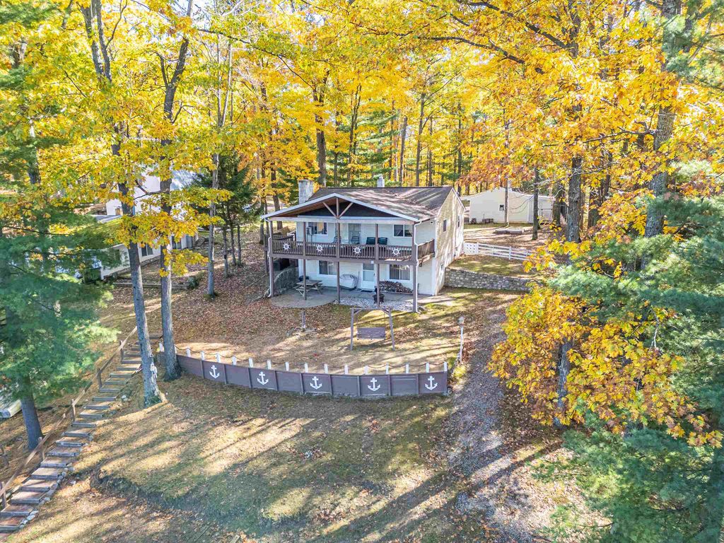 Photo of 5053 Ruby Drive, Gladwin, MI 48624 (MLS # 50191973)