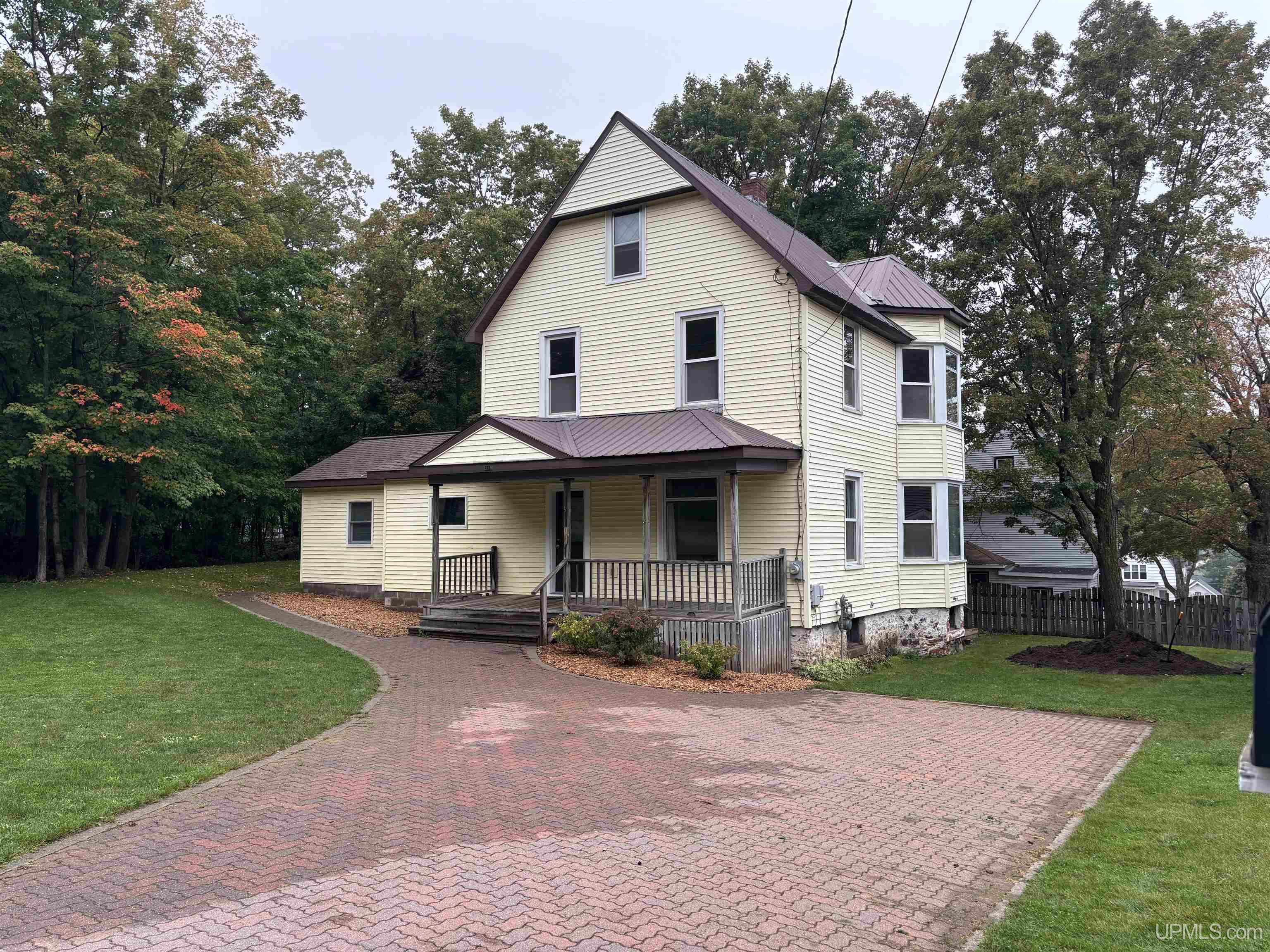 108 W Calverley Avenue