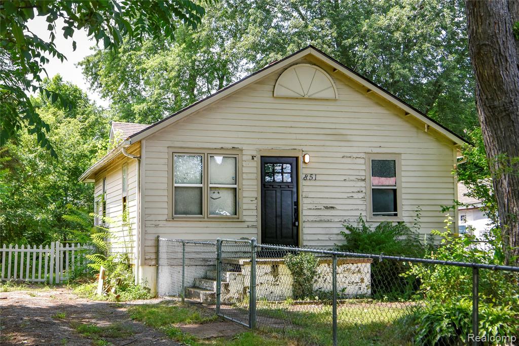 851 Sarasota Avenue