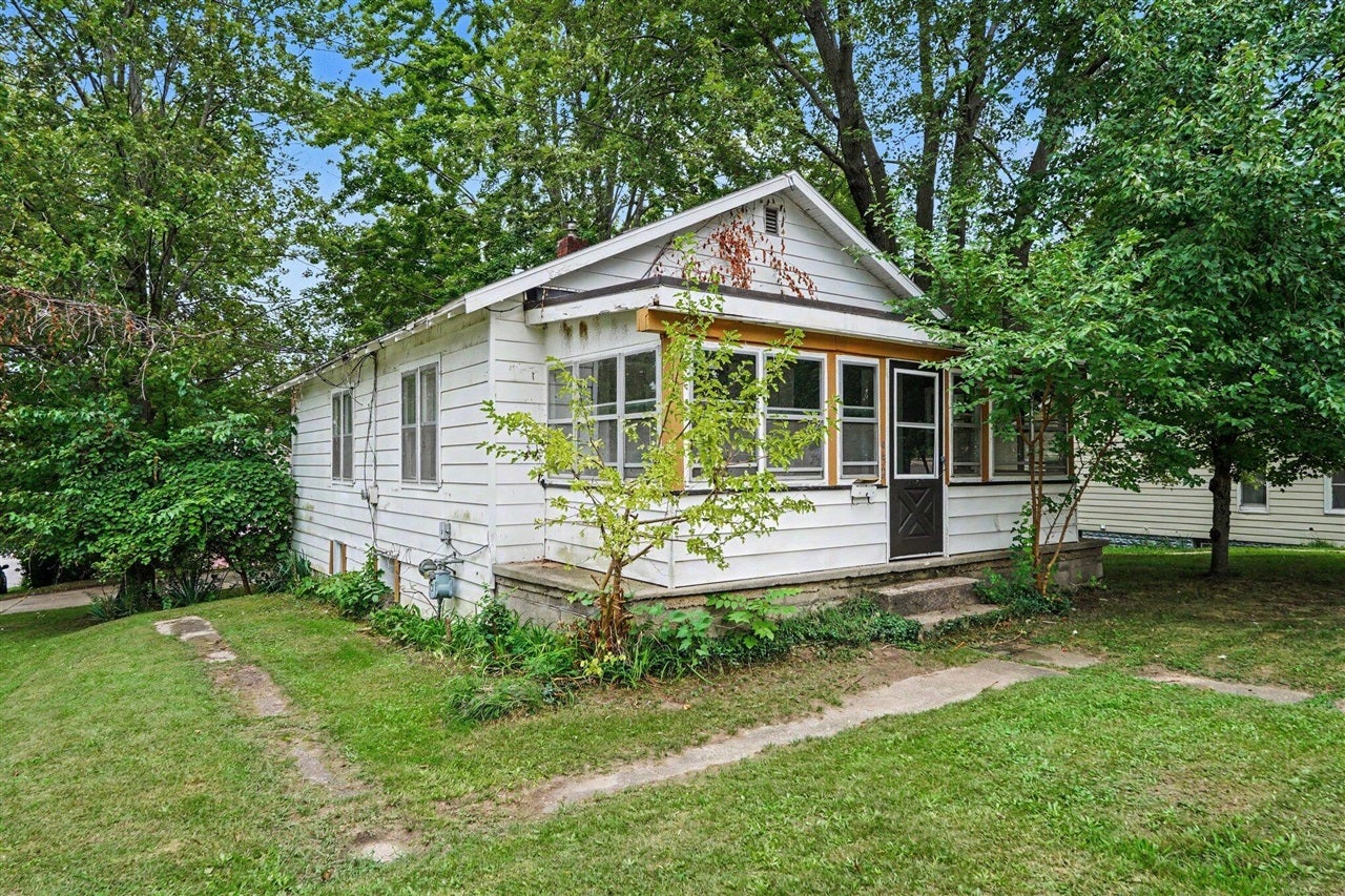 952 Calvary Avenue