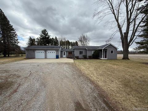 958 N Cass Avenue Vassar MI 48768