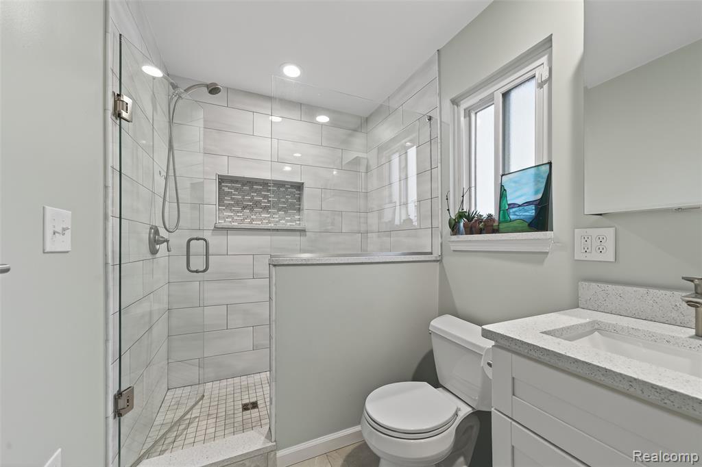 Troy, Michigan 48083, United States, 4 Bedrooms Bedrooms, ,3 BathroomsBathrooms,Residential,Active,248360