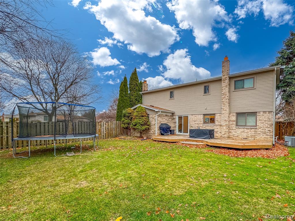 Troy, Michigan 48083, United States, 4 Bedrooms Bedrooms, ,3 BathroomsBathrooms,Residential,Active,248360