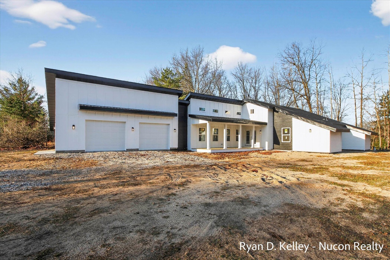 8411 Peninsula Drive