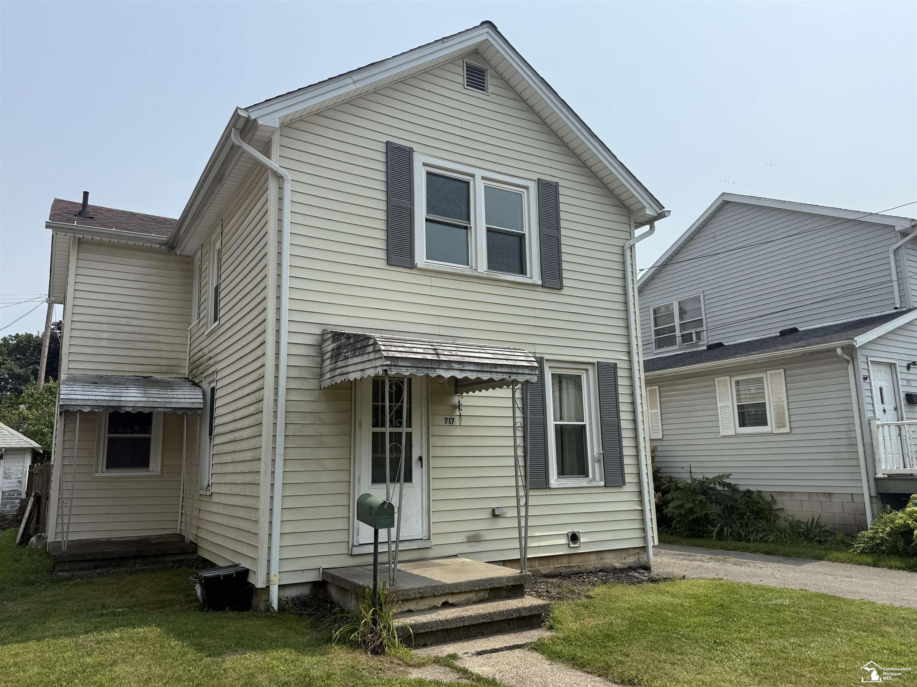 717 Bacon Street