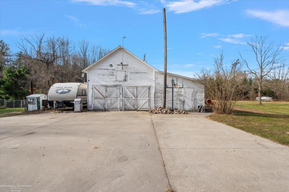 Clay, Michigan 48001, United States, 3 Bedrooms Bedrooms, ,3 BathroomsBathrooms,Residential,Active,248570