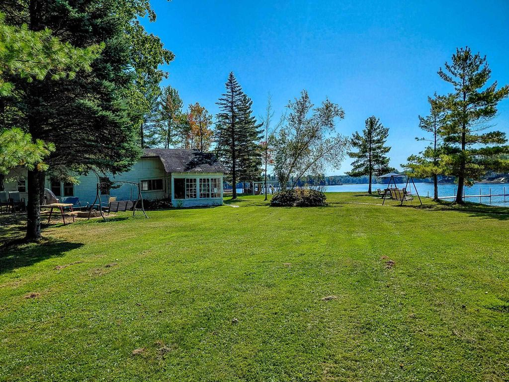 Photo of 1562 E Long Lake Drive, Harrison, MI 48625 (MLS # 50190518)