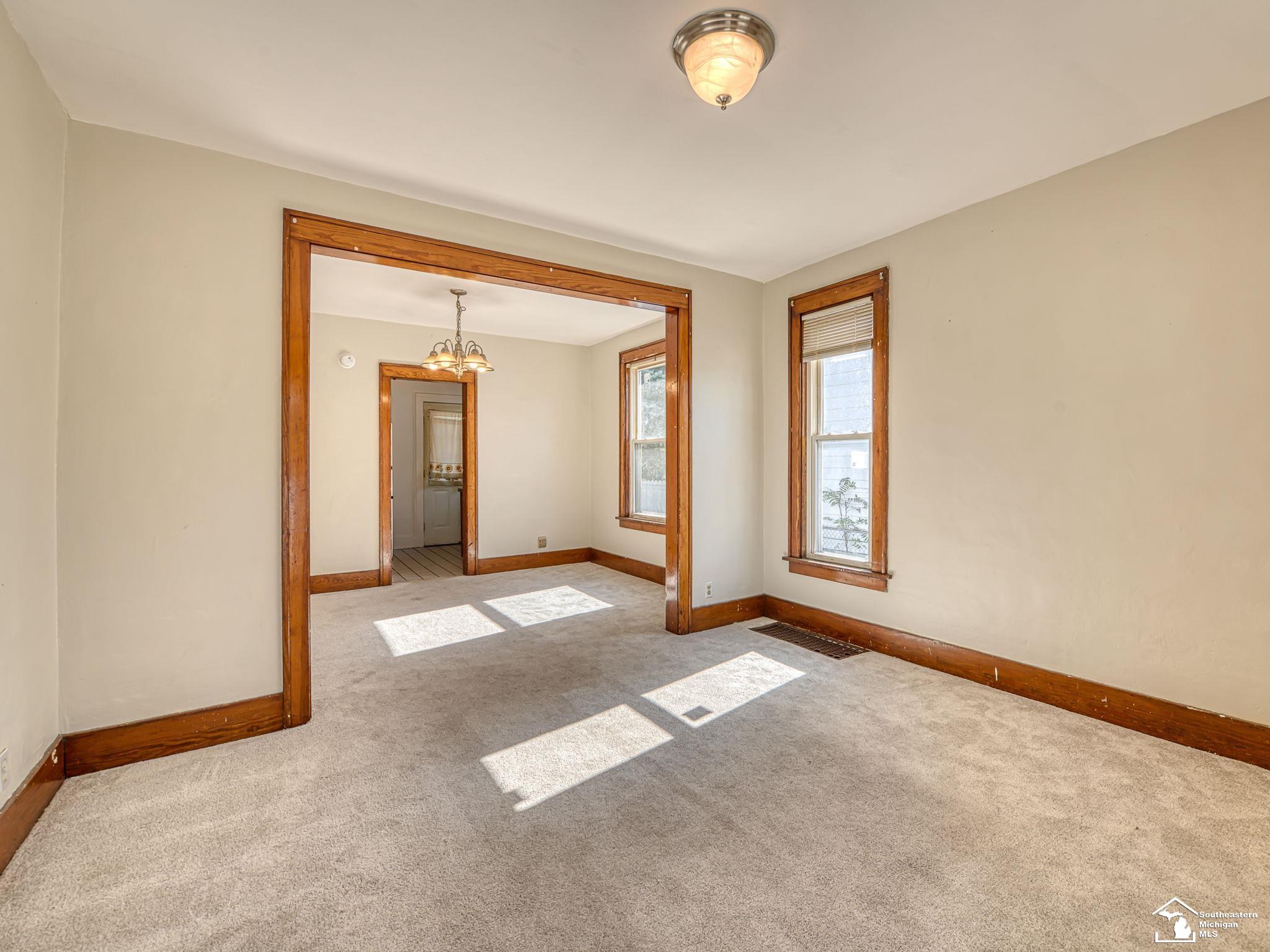 6 Long Court