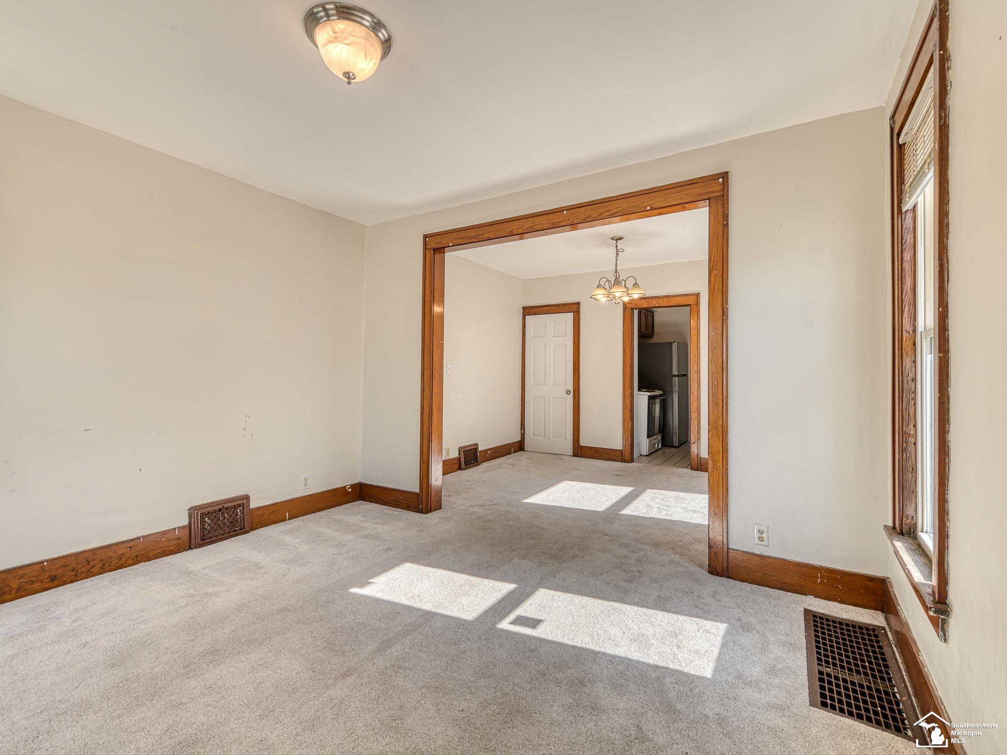 6 Long Court
