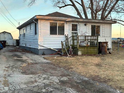 2166 Edgewater Street Monroe MI 48162