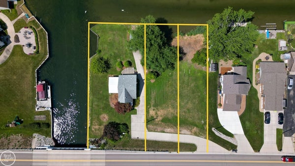 LAKE SHORE DR, HARRISON TOWNSHIP, MI 48045 - Image 6d5b2042e366e4e3ec808e4f7c47d3c8/2515810350