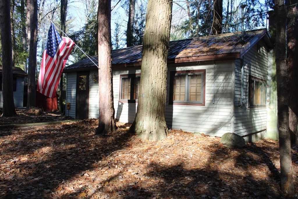 Photo of 2809 Hayes Road, Harrison, MI 48625 (MLS # 50194331)