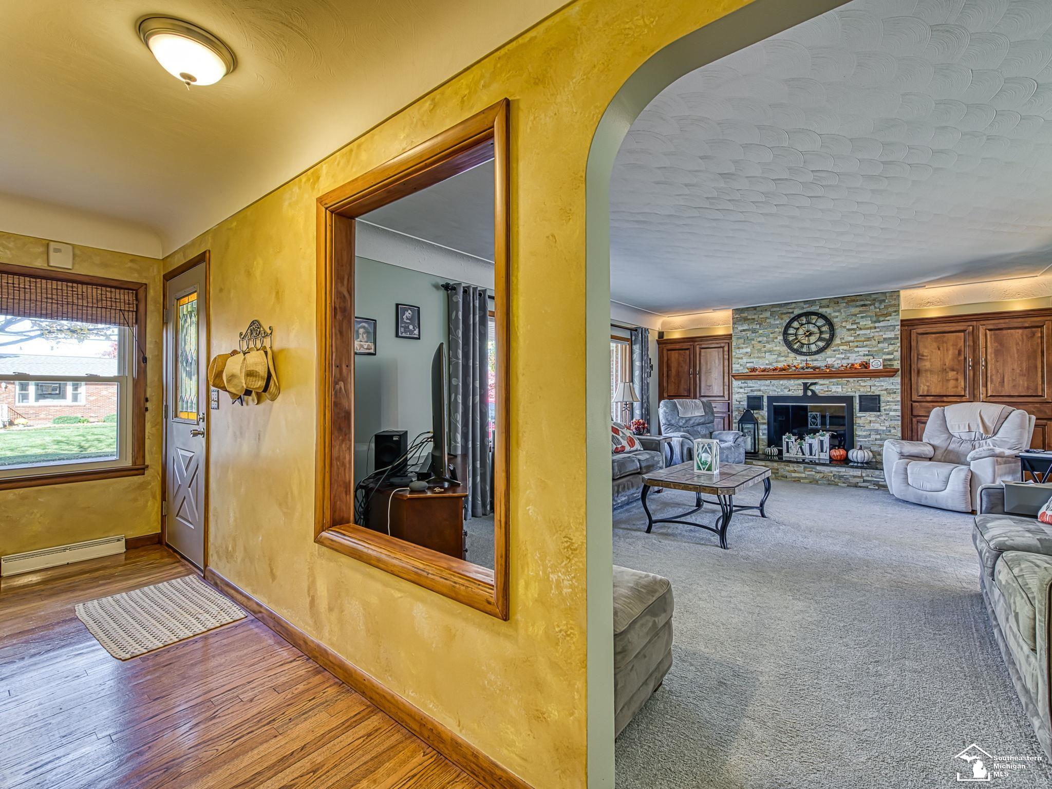 Monroe, Michigan 48161, United States, 3 Bedrooms Bedrooms, ,3 BathroomsBathrooms,Residential,Active,240733