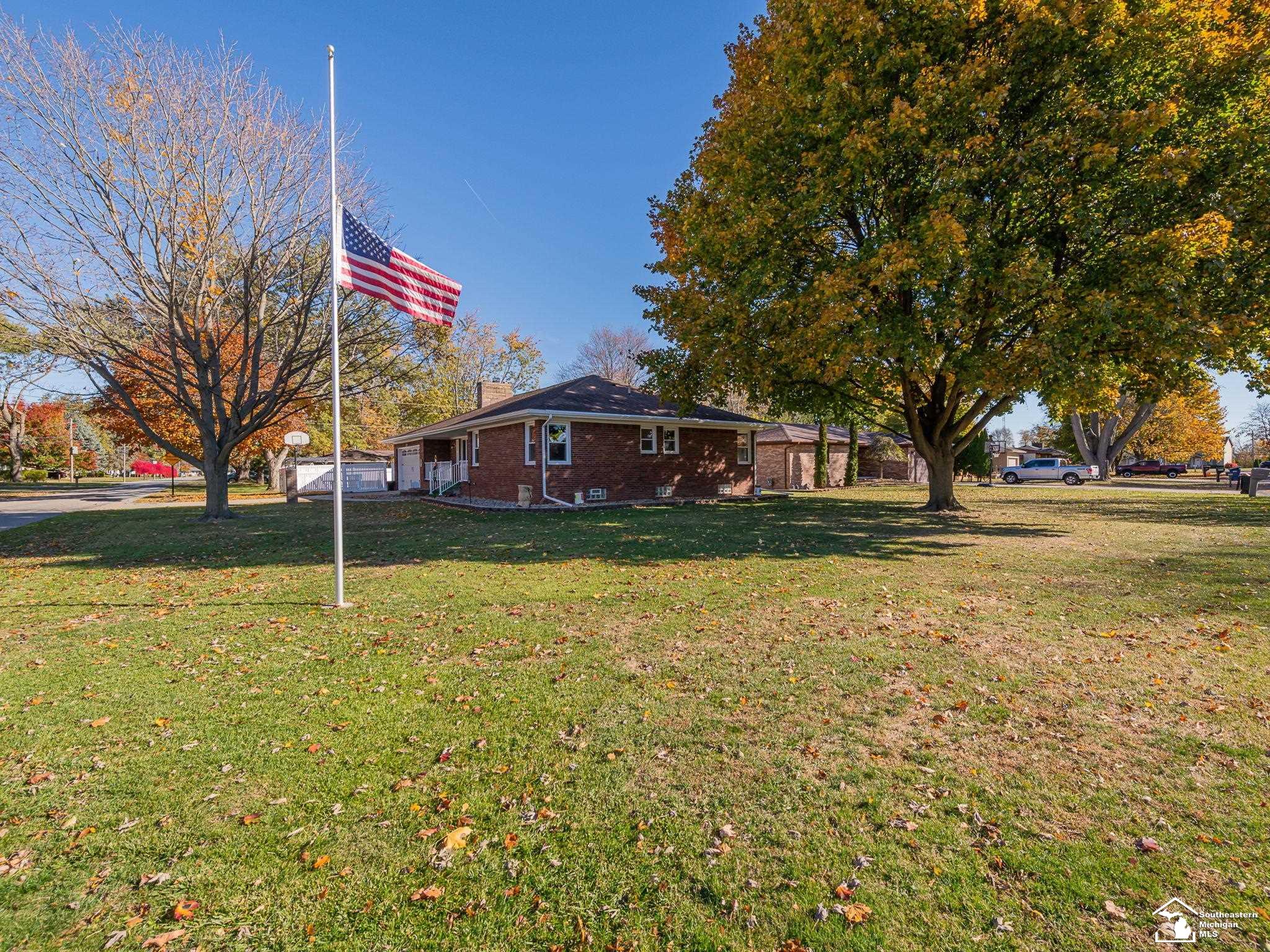 Monroe, Michigan 48161, United States, 3 Bedrooms Bedrooms, ,3 BathroomsBathrooms,Residential,Active,240733