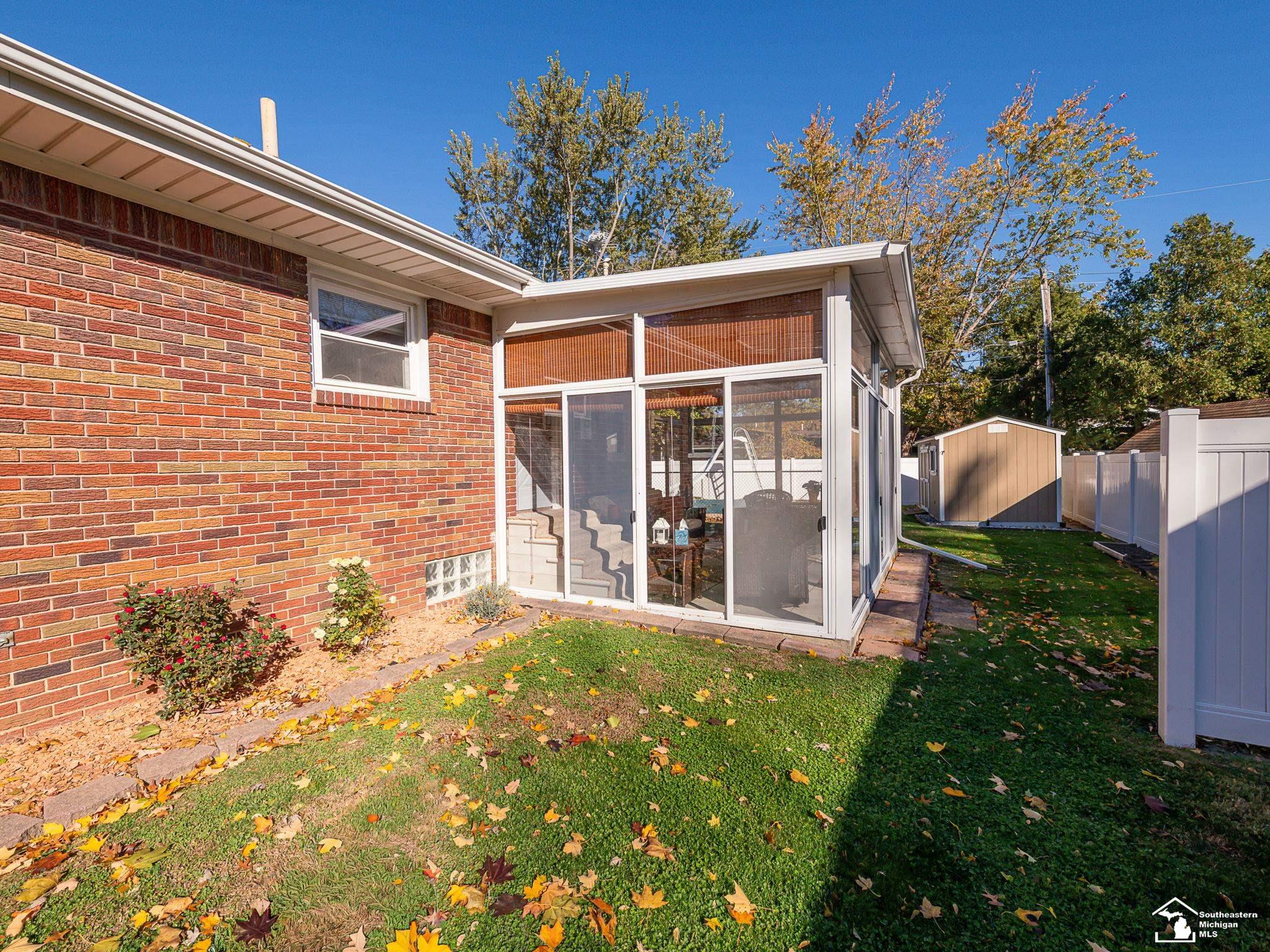 Monroe, Michigan 48161, United States, 3 Bedrooms Bedrooms, ,3 BathroomsBathrooms,Residential,Active,240733