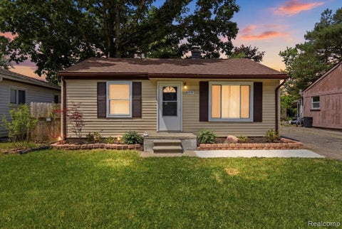 Photo of 22771 Purdue Avenue, Farmington, MI 48336 (MLS # 60999772)