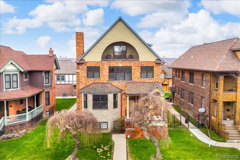 Photo of 429 E Ferry Street 9 #9, Detroit, MI 48202 (MLS # 60994375)