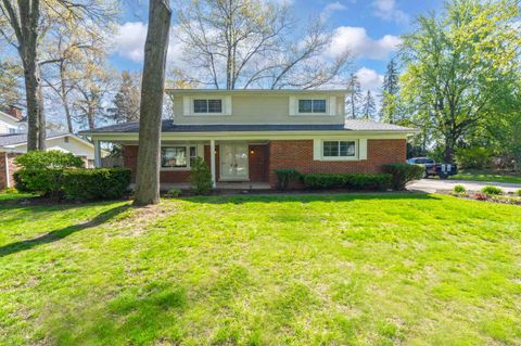 Photo of 6486 Thorneycroft Drive, Shelby, MI 48316 (MLS # 50206514)