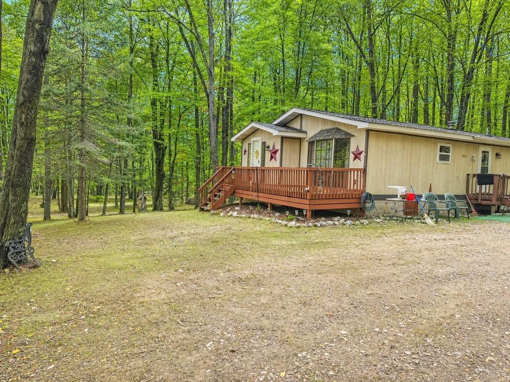 Photo of 2081 Hemlock Lane, Farwell, MI 48622 (MLS # 50205013)