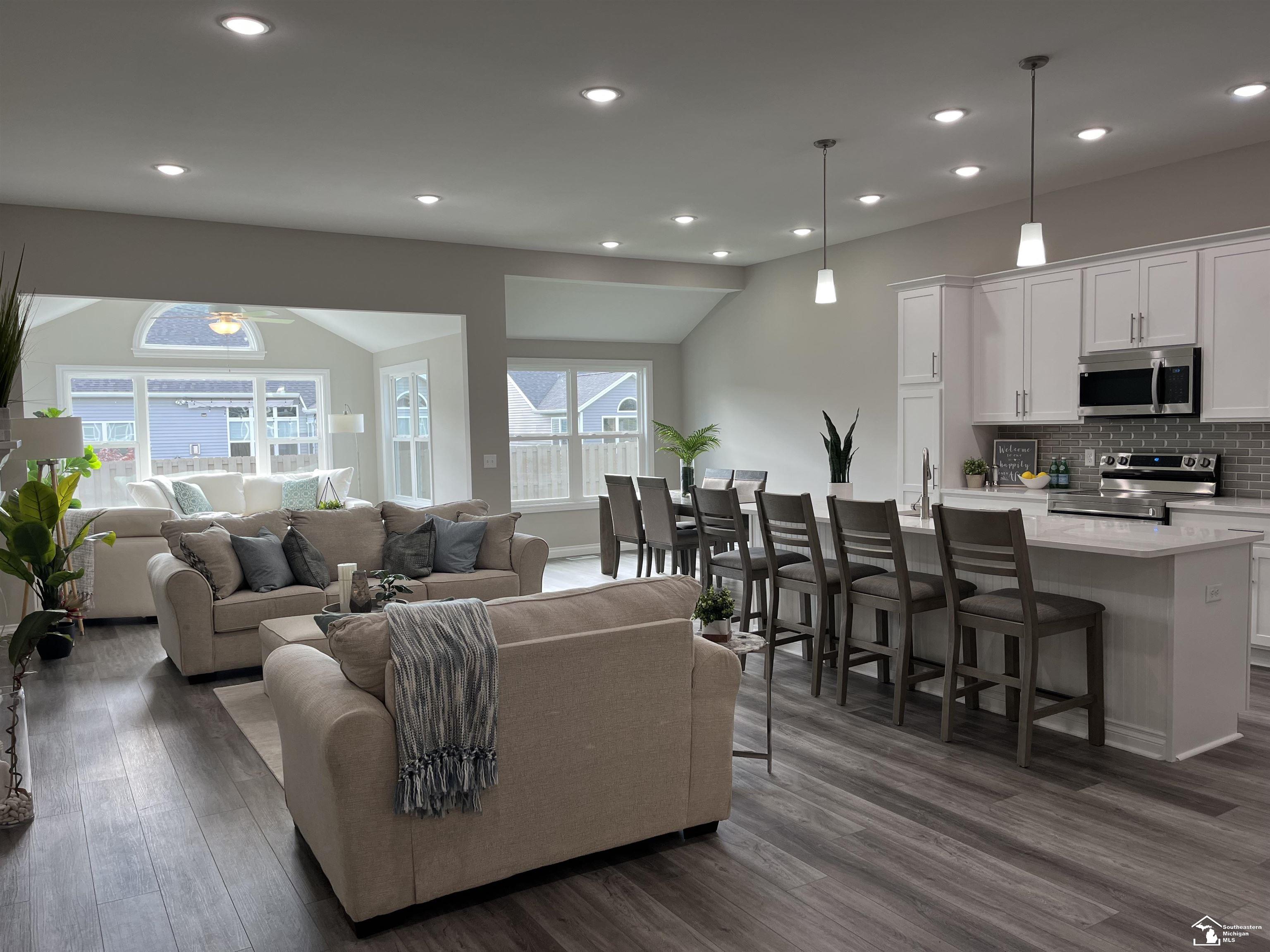 8289 Grande Lake Circle