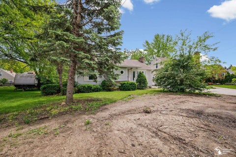 Photo for 15524 Parkwood Drive