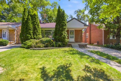 Photo of 9546 Hazelton Avenue, Redford, MI 48239 (MLS # 61035905)
