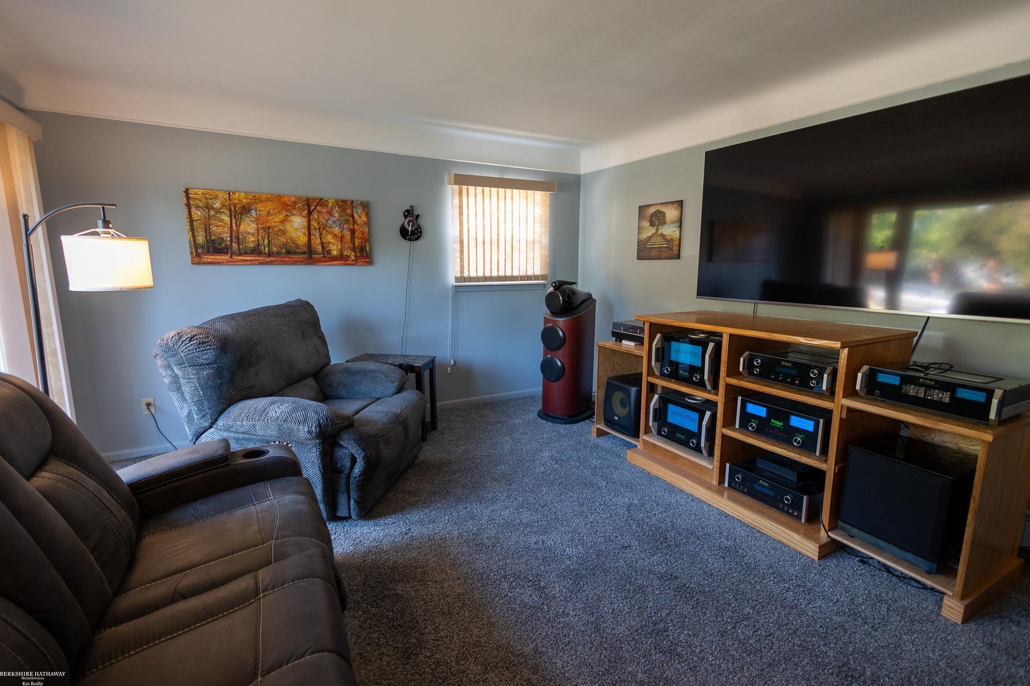 Trenton, Michigan 48183, United States, 3 Bedrooms Bedrooms, ,2 BathroomsBathrooms,Residential,Active,193202