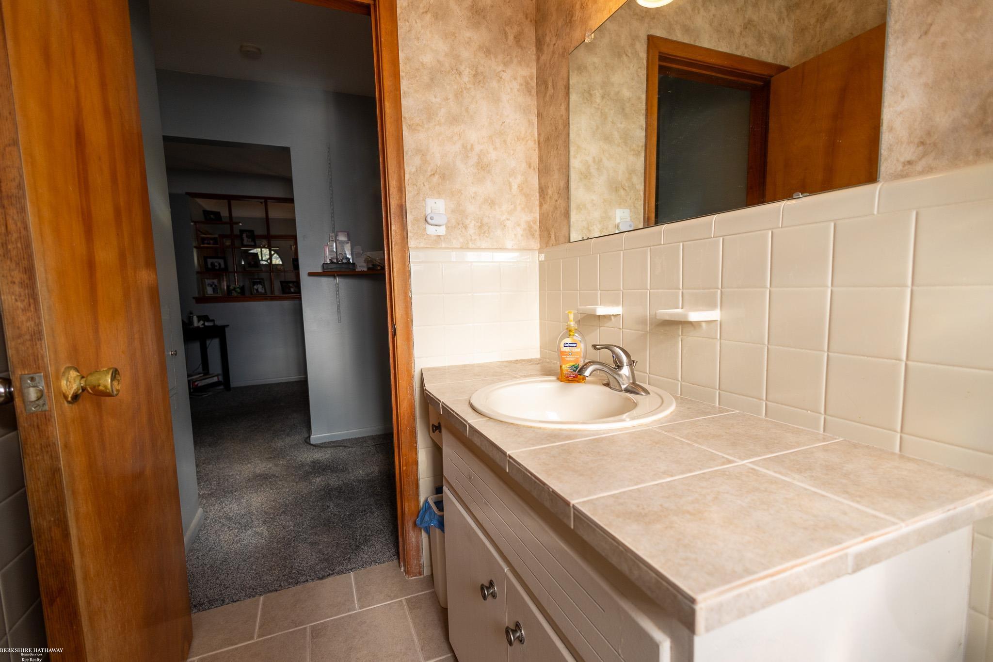 Trenton, Michigan 48183, United States, 3 Bedrooms Bedrooms, ,2 BathroomsBathrooms,Residential,Active,193202