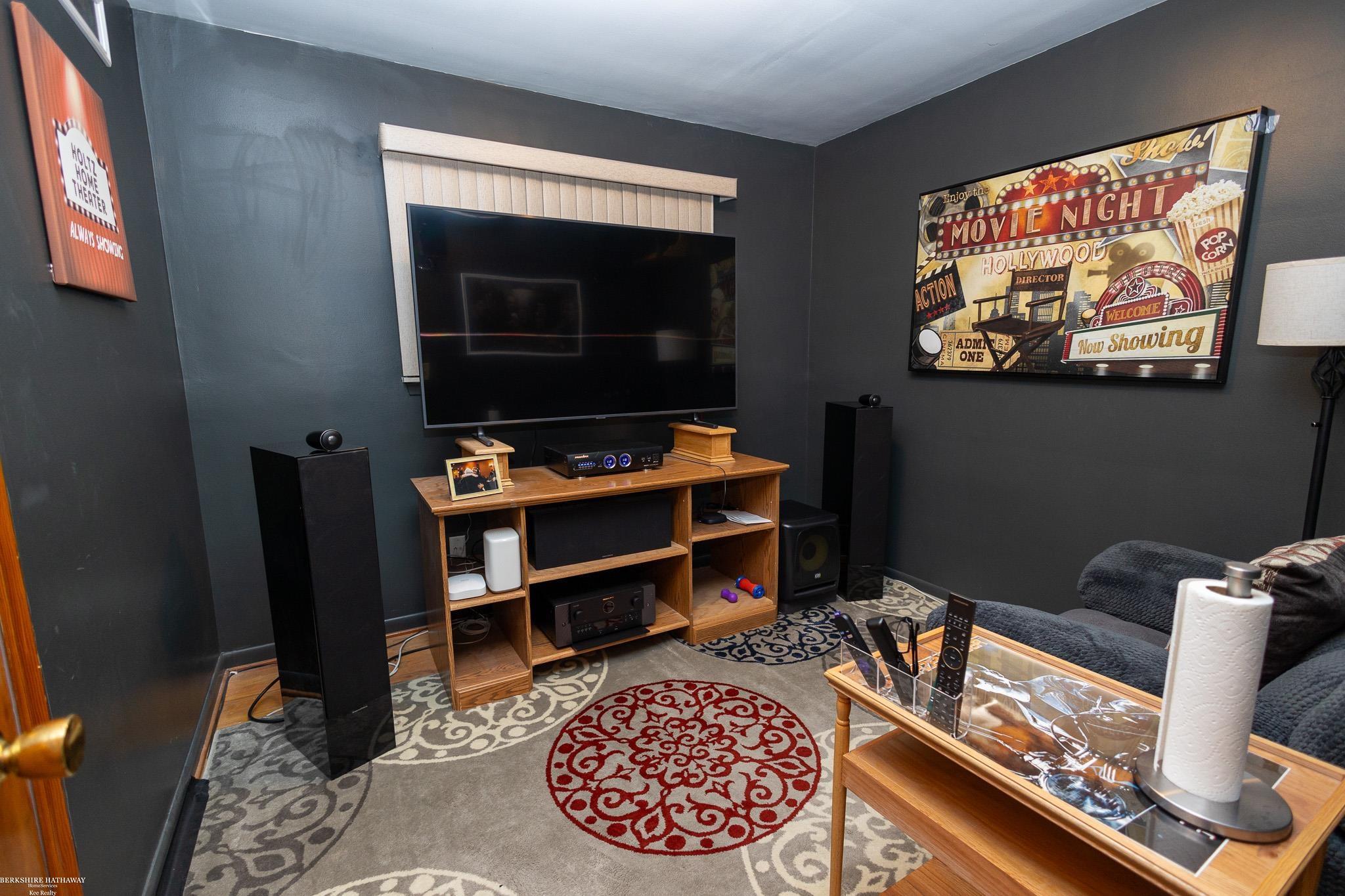 Trenton, Michigan 48183, United States, 3 Bedrooms Bedrooms, ,2 BathroomsBathrooms,Residential,Active,193202