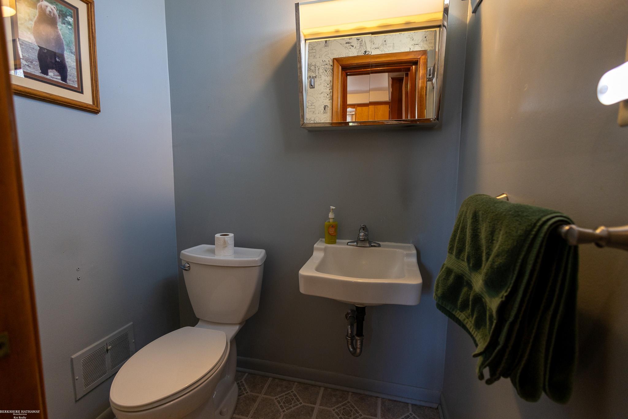 Trenton, Michigan 48183, United States, 3 Bedrooms Bedrooms, ,2 BathroomsBathrooms,Residential,Active,193202