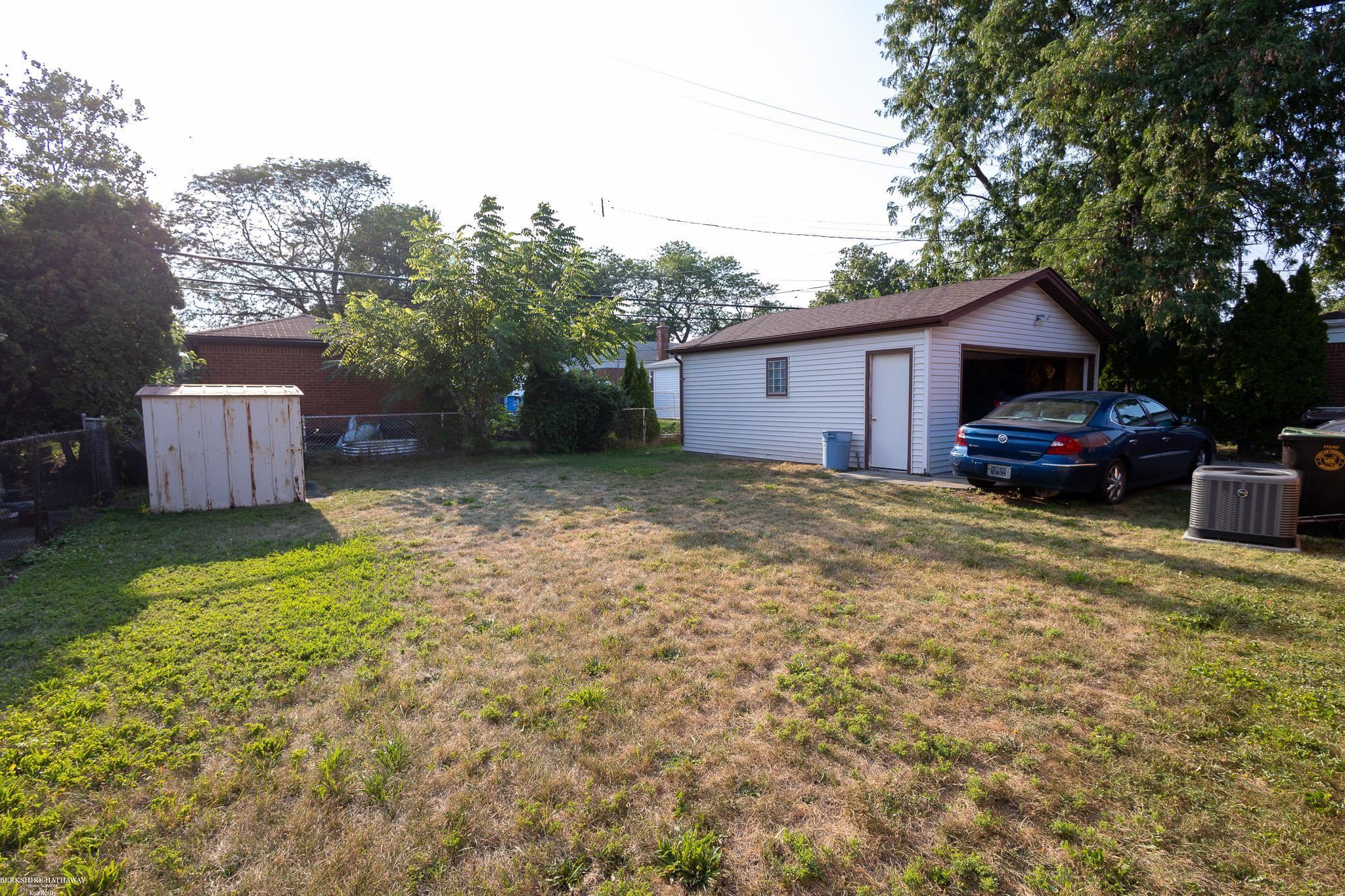 Trenton, Michigan 48183, United States, 3 Bedrooms Bedrooms, ,2 BathroomsBathrooms,Residential,Active,193202