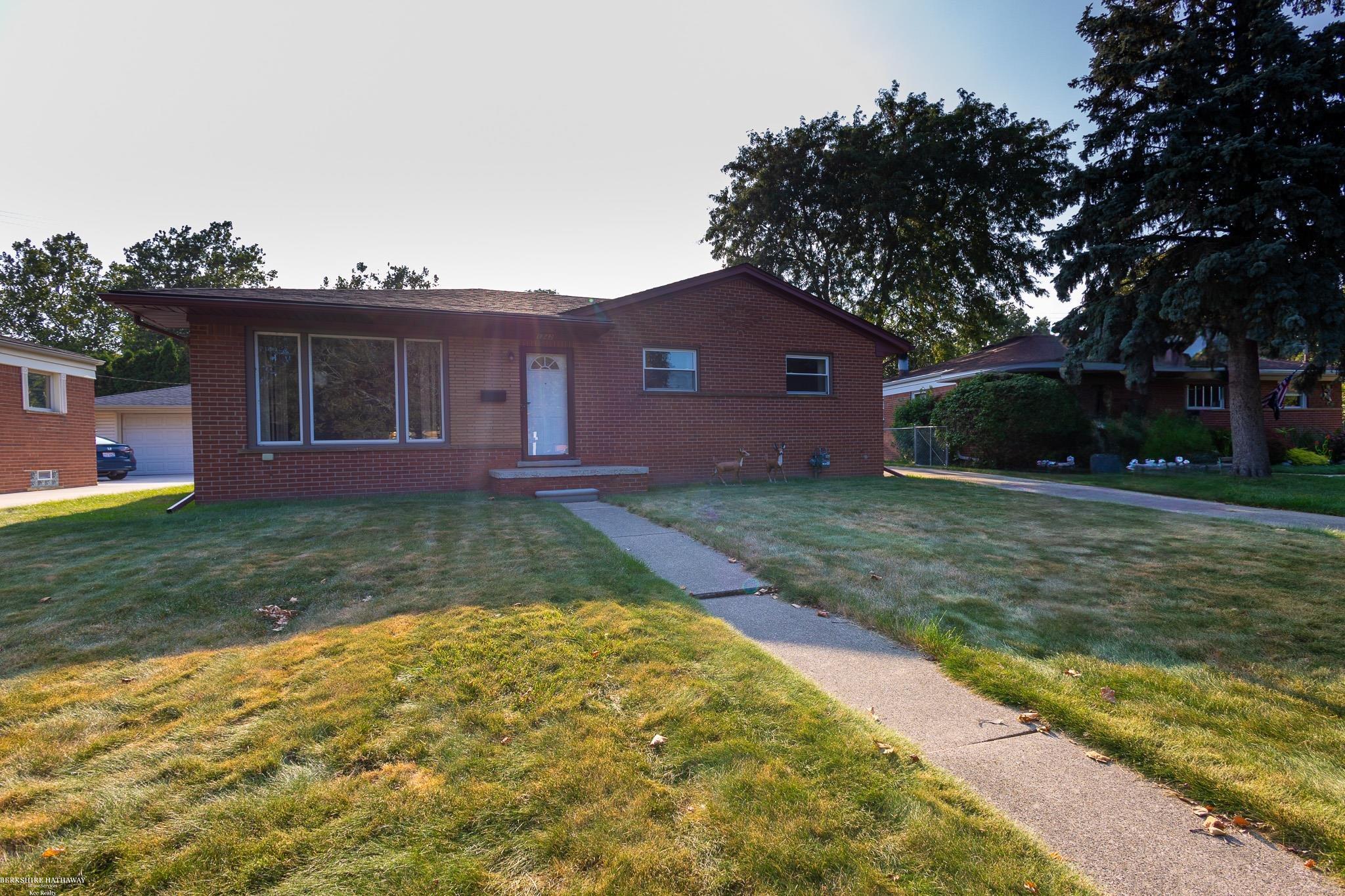 Trenton, Michigan 48183, United States, 3 Bedrooms Bedrooms, ,2 BathroomsBathrooms,Residential,Active,193202