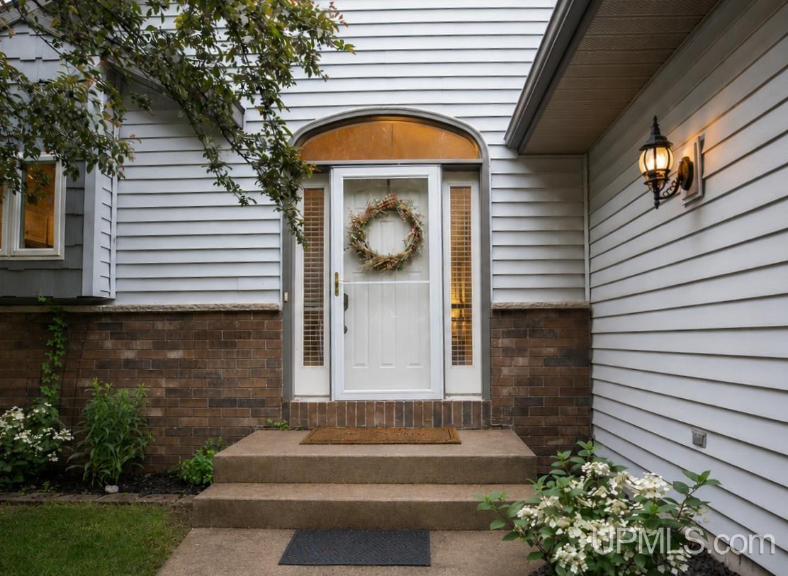 223 Crestview Drive