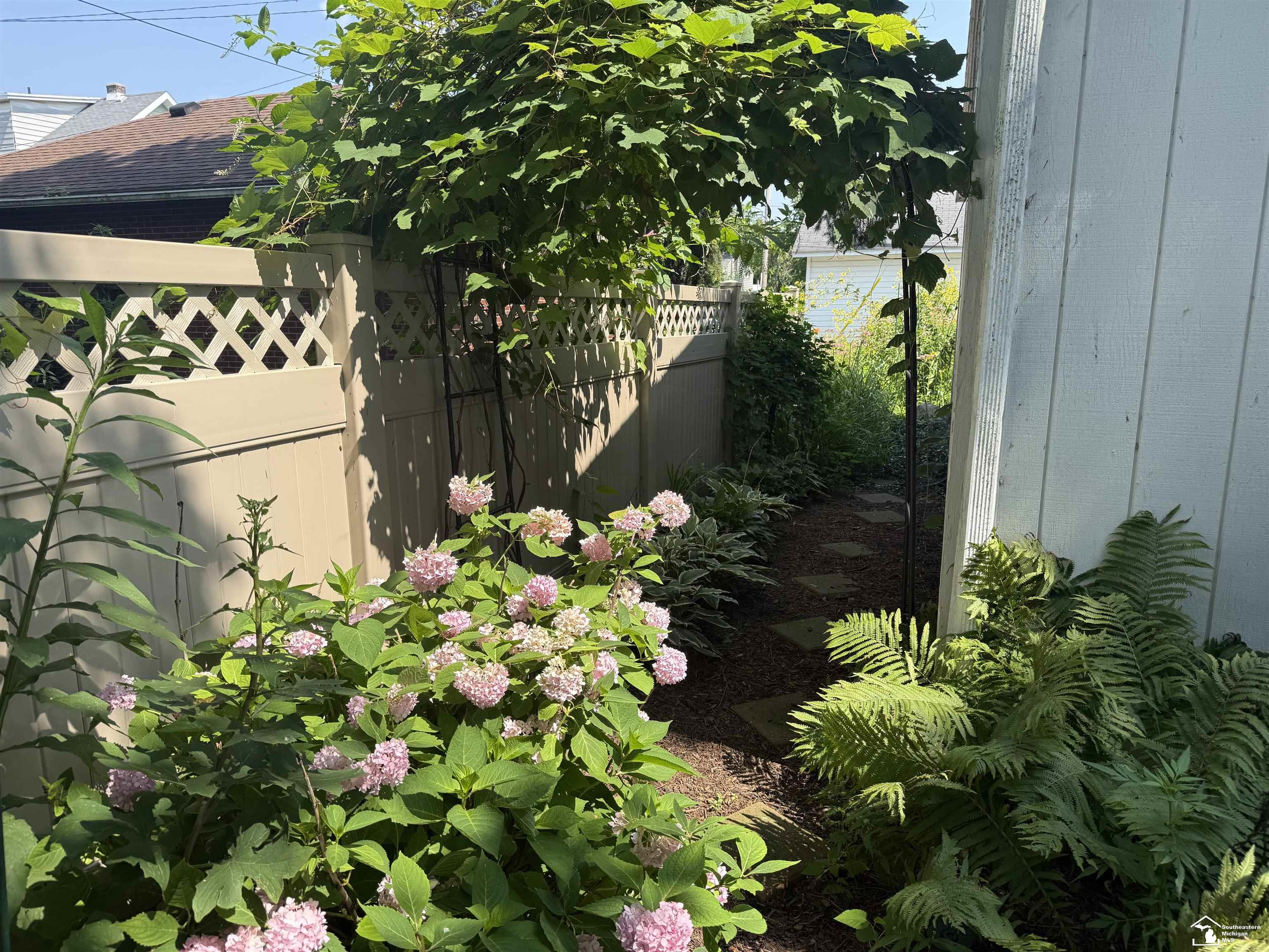 515 E Elm Street