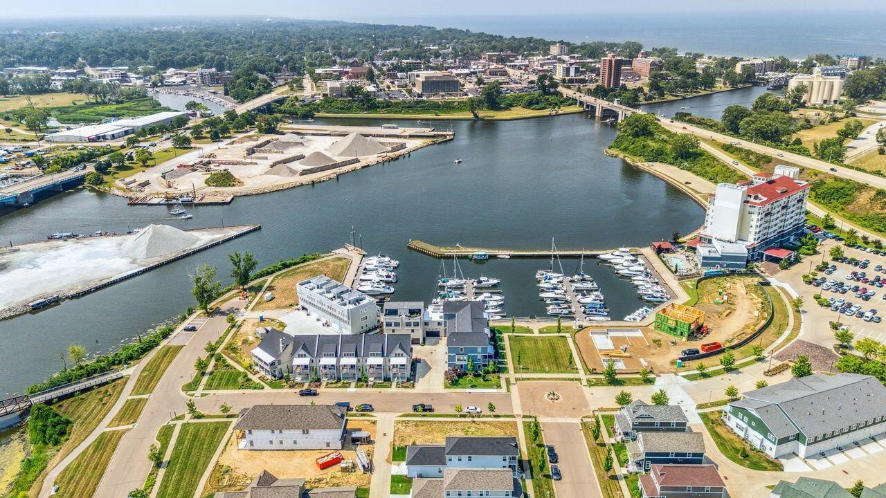 800 Whitwam Drive Slip 14