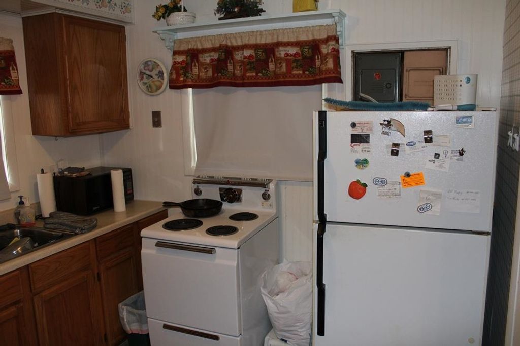 Photo of 662 Lakeview Drive, Harrison, MI 48625 (MLS # 50193567)