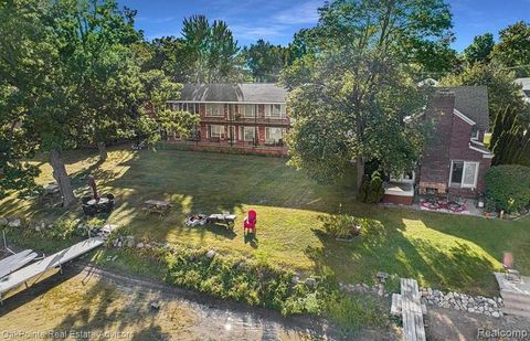 Photo of 5375 Cooley Lake Road, Waterford, MI 48327 (MLS # 60959860)