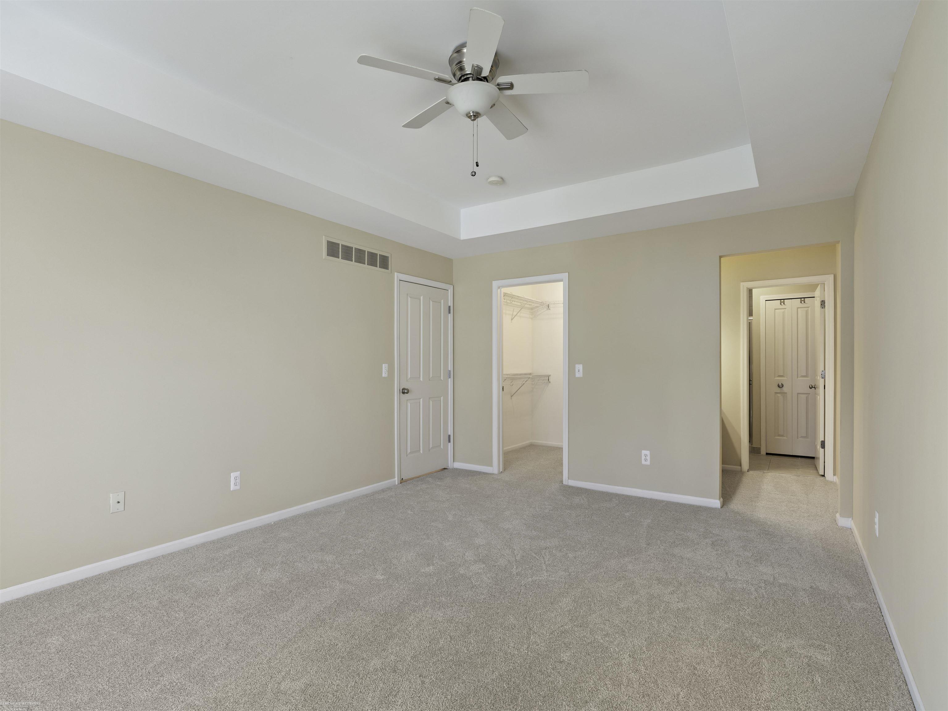 Harrison Twp, Michigan 48045, United States, 2 Bedrooms Bedrooms, ,3 BathroomsBathrooms,Residential,Active,253573