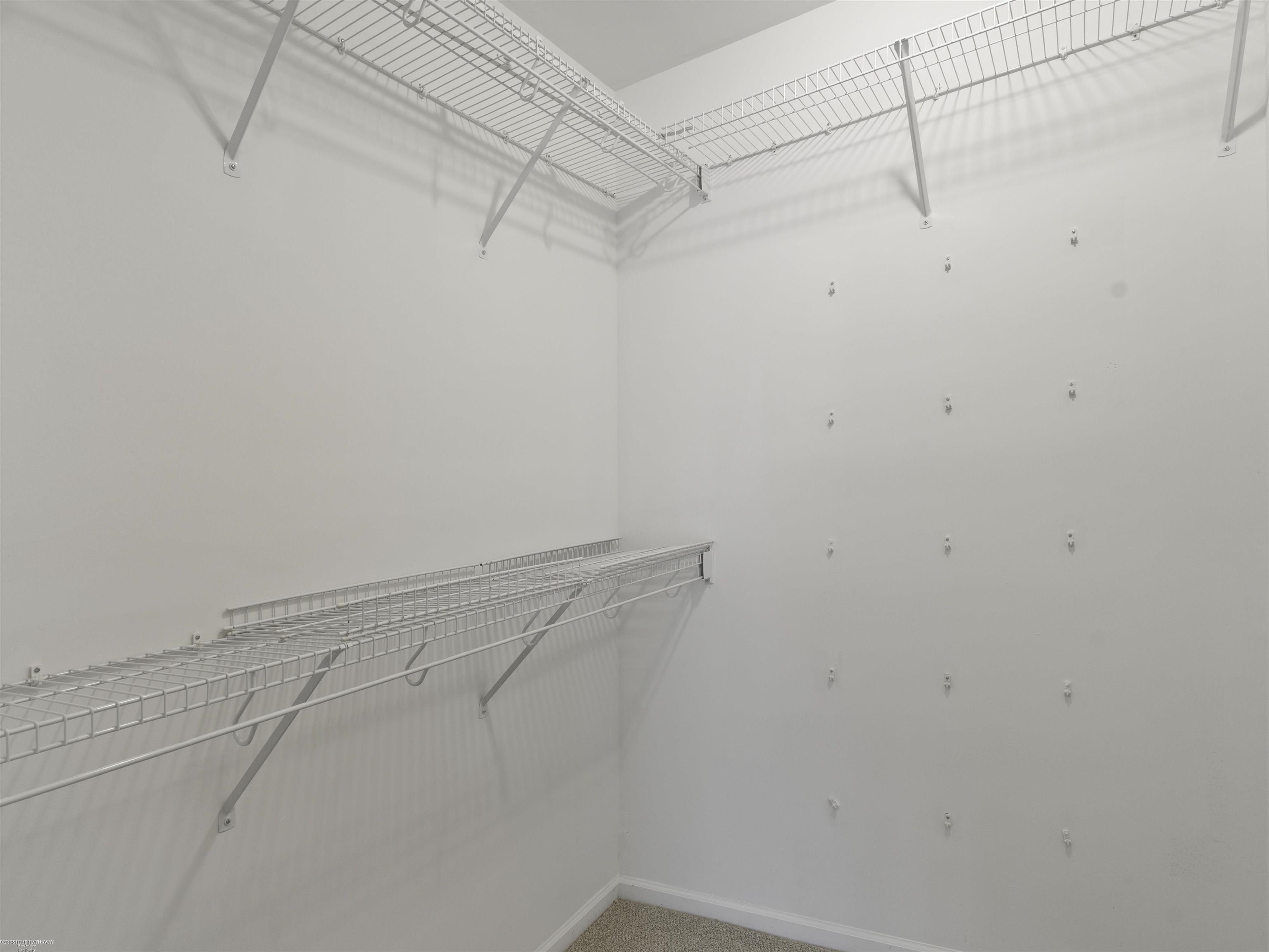 Harrison Twp, Michigan 48045, United States, 2 Bedrooms Bedrooms, ,3 BathroomsBathrooms,Residential,Active,253573