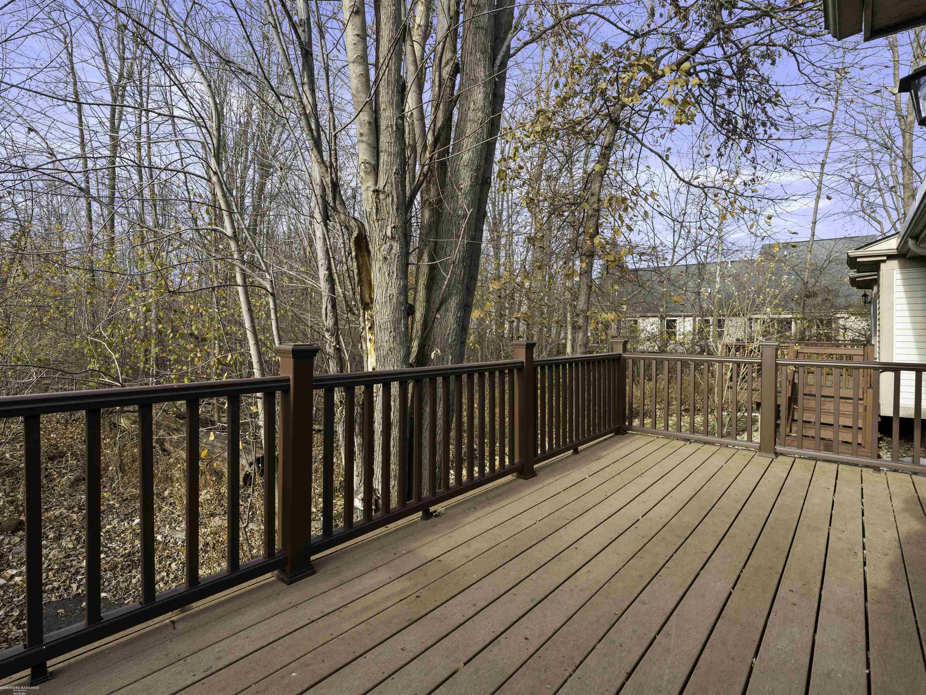 Harrison Twp, Michigan 48045, United States, 2 Bedrooms Bedrooms, ,3 BathroomsBathrooms,Residential,Active,253573