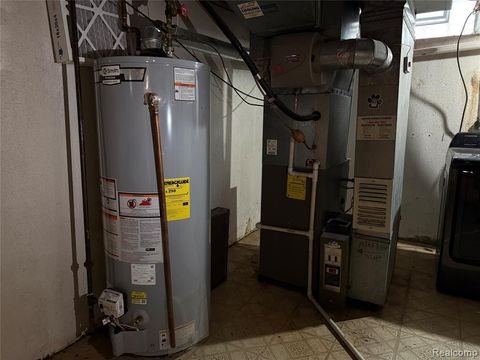 Photo of 3650 Veronica dr Drive, Sterling Heights, MI 48310 (MLS # 60959381)