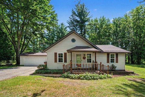 Photo of 2346 N Hope Road, Midland, MI 48642 (MLS # 50213400)