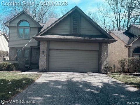 Photo of 4860 Pelican Way, West Bloomfield, MI 48323 (MLS # 60981480)