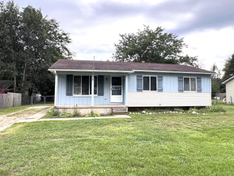 Photo of 305 Scarlet Oak Lane, Perry, MI 48872 (MLS # 50219930)