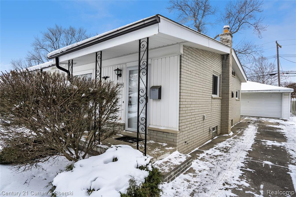 7479 N Charlesworth Street