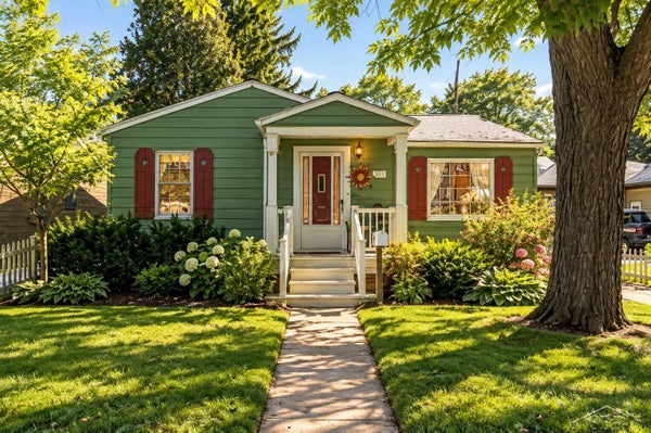 701 SCHEURMANN ST, ESSEXVILLE, MI 48732 - Image 74e7c84b7c7bcb81edcf6c90a700cfe4/3936961071